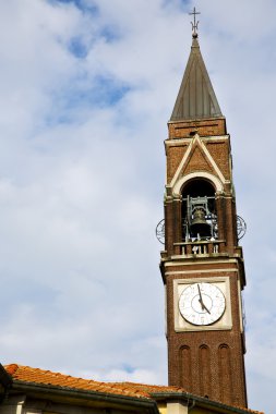  güneşli bir gün milan eski soyut İtalya kiremit çatı