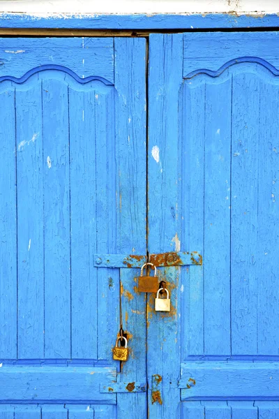 Morocco em áfrica o cadeado e enferrujado — Fotografia de Stock