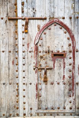 Fas Afrika paslı kahverengi antika kapı