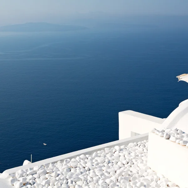 En vacaciones europa cyclades santorini casco antiguo blanco y el — Foto de Stock