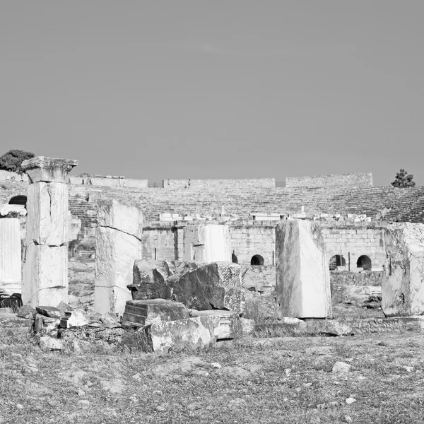 Historie staré konstrukce pamukkale v Asii Turecku sloupec — Stock fotografie