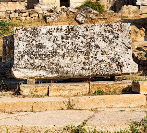 Ιστορία του pamukkale παλαιάς κατασκευής στην Ασία Τουρκία στήλη — Φωτογραφία Αρχείου