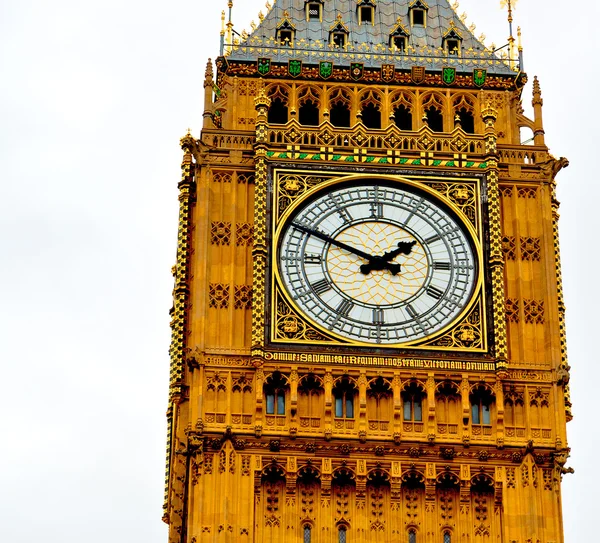 İngiltere'de yaşlı şehir Londra büyük ben ve tarihi eski yazılımlar — Stok fotoğraf