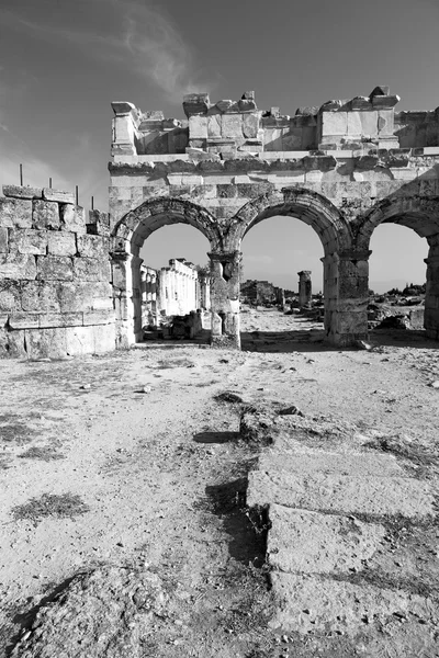 Y la historia del templo romano pamukkale antigua construcción en como — Foto de Stock