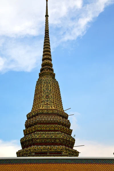 Thailand bangkok im tempel abstrakte kreuzfarben dach — Stockfoto