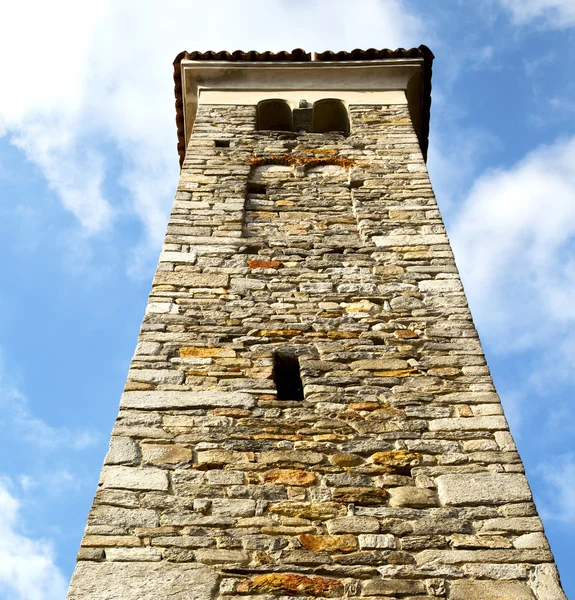 Borghi gamla abstrakt i Italien den väggen och kyrkan towe — Stockfoto