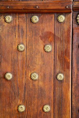Soyut kahverengi tokmağı ahşap kapı crenna gallarate vares kapalı
