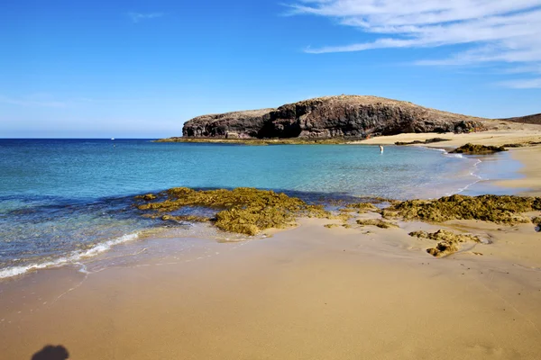 Gente cielo nube playa almizcle verano — Foto de Stock