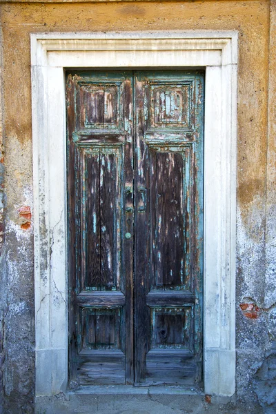 Brass brown knocker   church crenna gallarate varese — Stock Photo, Image