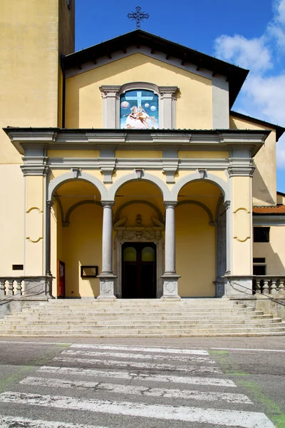 Zebra crossing church albizzate  italy the old — Stock Photo, Image