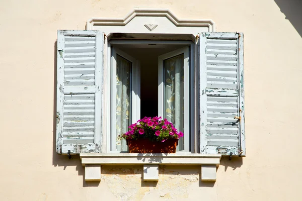 Παράθυρο Venegono Βαρέζε Ιταλία παλάτια — Φωτογραφία Αρχείου