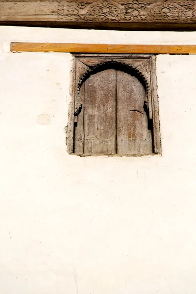 Window in morocco africa  construction wal brick historical — Stock Photo, Image