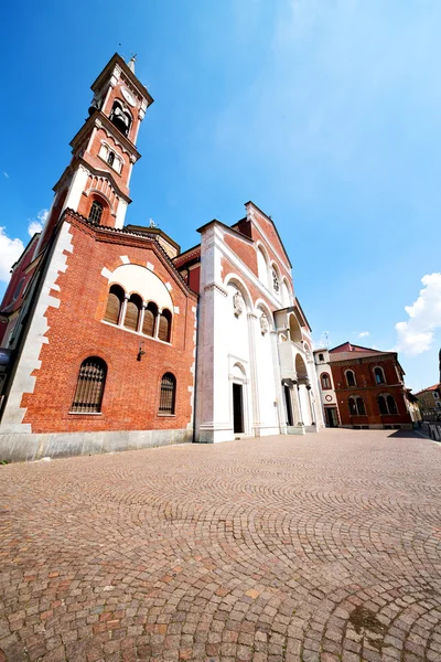 Exterior old architecture in italy europe milan — Stock Photo, Image