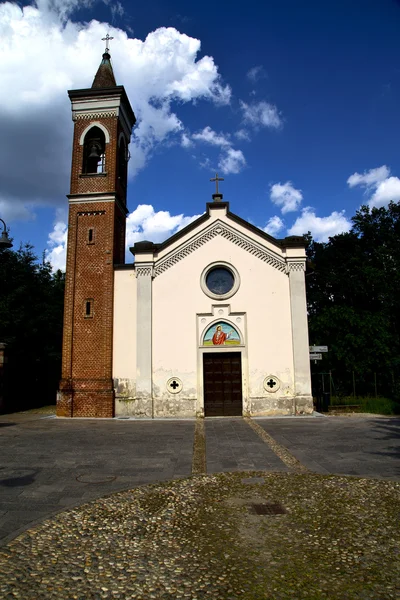 Italy lombardy in the abbiate old church closed br. — стоковое фото