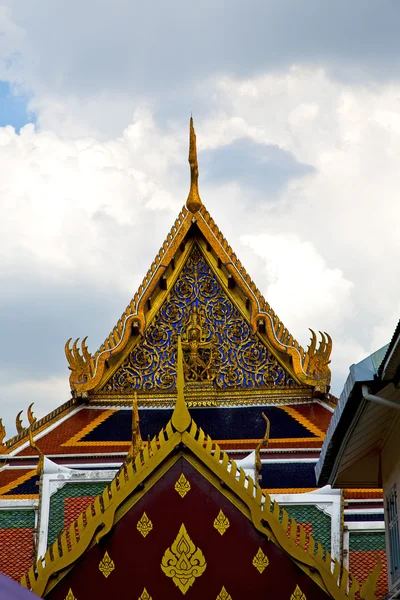 Thajsko v Bangkoku e abstraktní cross barvy střechy mozaika — Stock fotografie