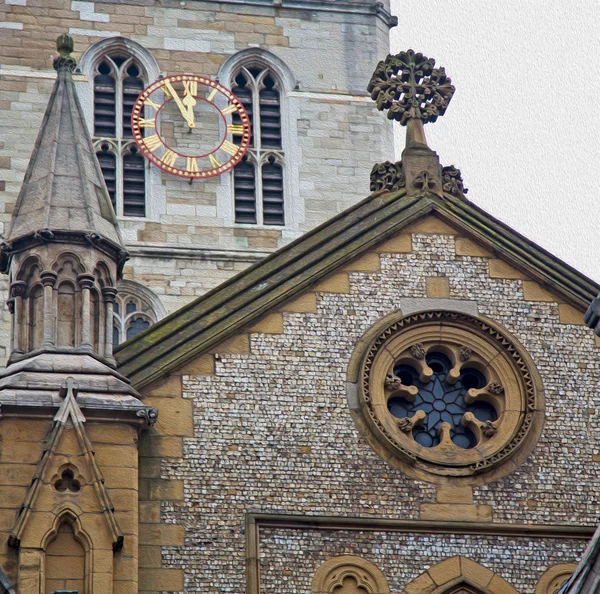 ロンドンでドア サザーク大聖堂イギリス古い建設、 — ストック写真