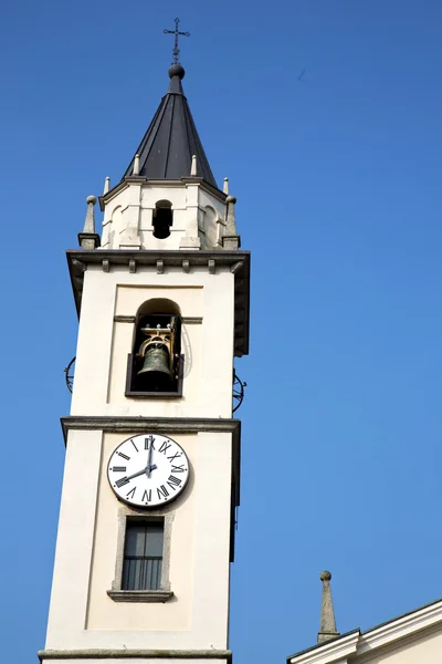 Cadrezzate e campanile chiesa giornata di sole — Foto Stock