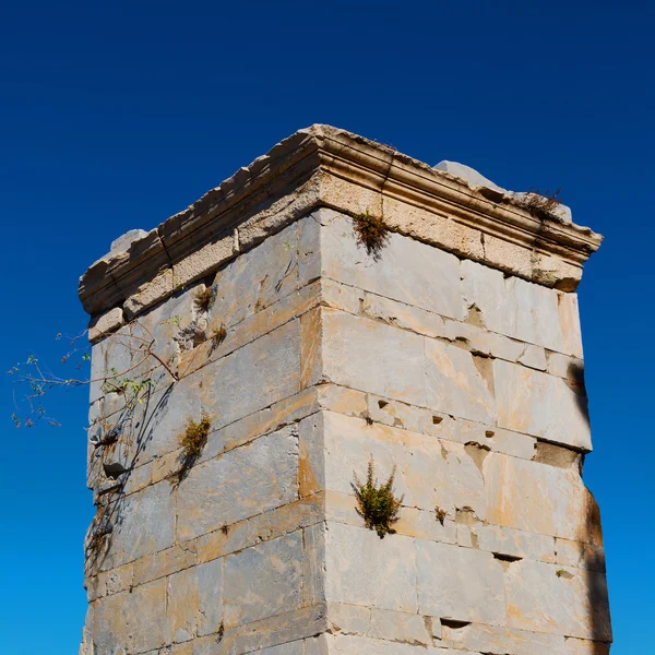 Old towert and marble brick in europe athens acropolis and sky — Stock Photo, Image