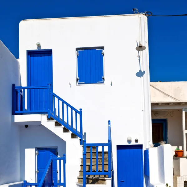 En la isla de Grecia antorini europa antigua casa y color blanco — Foto de Stock