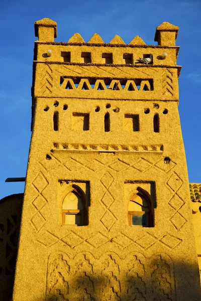 Old brown construction in africa morocco and sky  near the — Stock Photo, Image