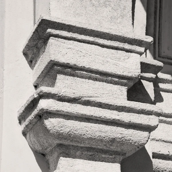 Columna antigua abstracta en el país de Europa italia y mármol — Foto de Stock