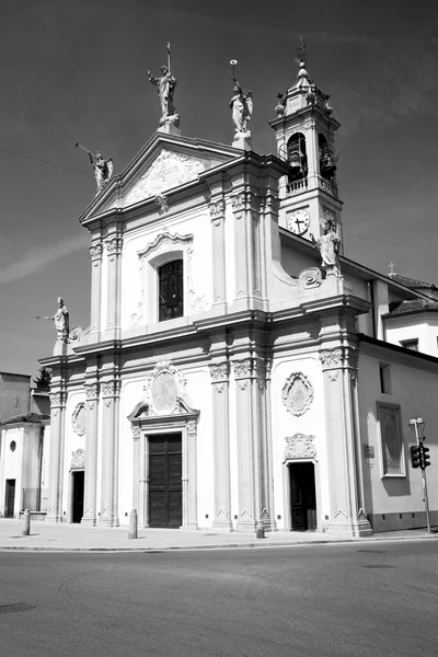 Mittelalterliche alte architektur in italien europa milan religion a — Stockfoto