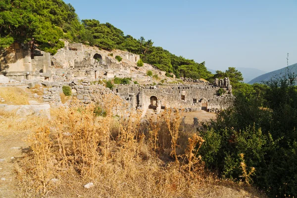 Руины каменный и театральный старый храм — стоковое фото