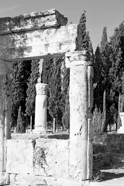 E a história do templo romano pamukkale construção antiga em como — Fotografia de Stock