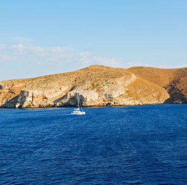 yelken hill ve Avrupa g yaz Beach'te kayalara yakınındaki