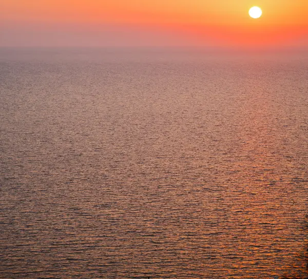 산 토 리 니 그리스 석양과 하늘 지중해 홍 해에서 — 스톡 사진