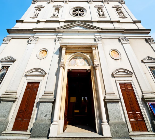 Monument old architecture in italy europe milan religion       a — Stock Photo, Image