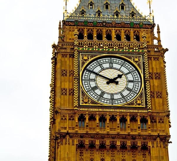 İngiltere'de yaşlı şehir Londra büyük ben ve tarihi eski yazılımlar — Stok fotoğraf