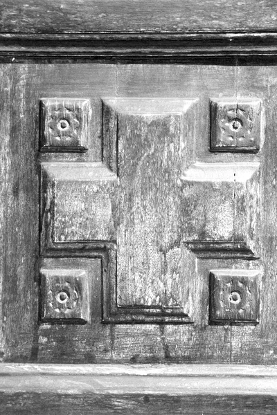 Texture of a brown old door in italy europe — Stock Photo, Image