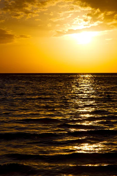 Asia in the  kho tao bay isle sunset sun   thailand  and   china — Stock Photo, Image