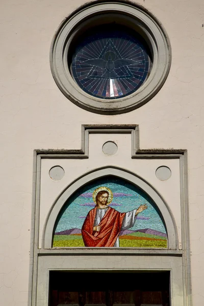 Rose window  italy  lombardy     in  the abbiate    old  jesus — Stock Photo, Image