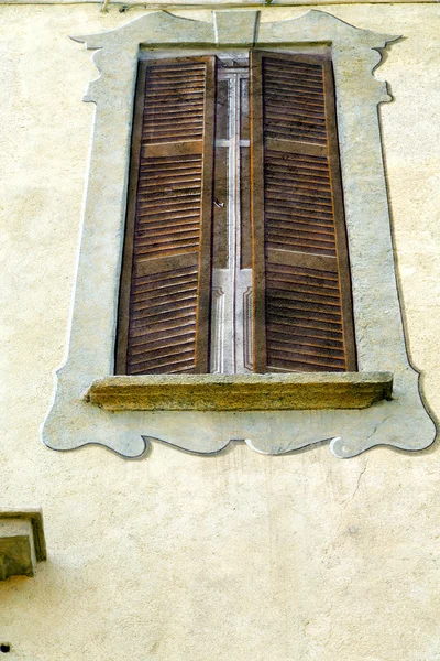 Grey window jerago palaces   wood venetian blind in the concrete — Stock Photo, Image