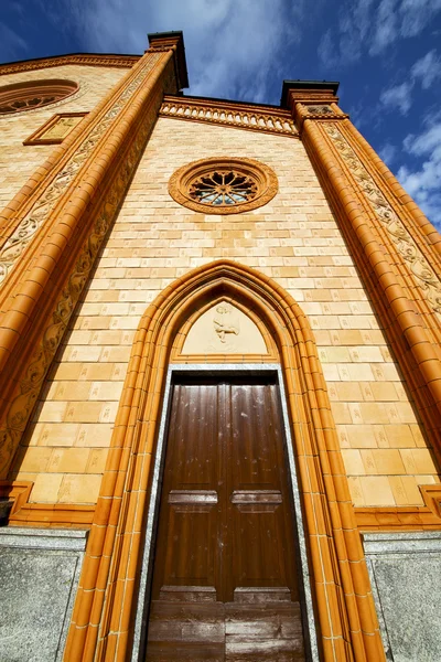 Villa cortese igreja varese v ensolarado dia rosa janela — Fotografia de Stock