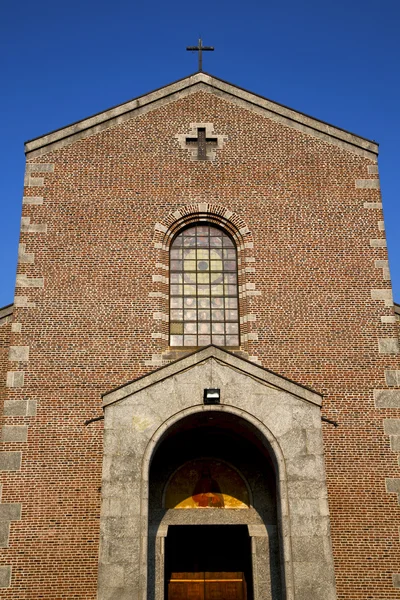Italy  lombardy    in  the turbigo  old      closed brick tower — Stock Photo, Image
