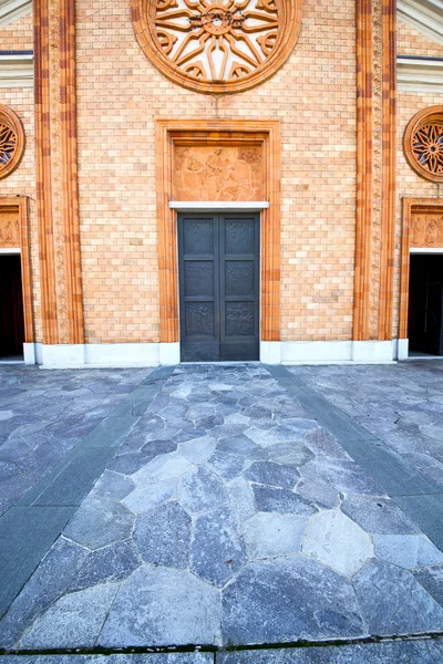 Itália lombardia no vergiate velho igreja torre parede — Fotografia de Stock