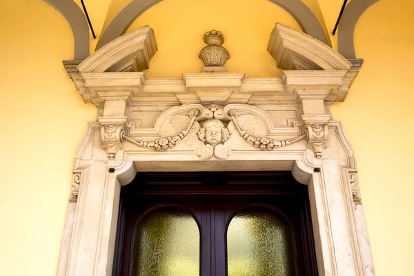 Rosetón italia lombardía en el abbiate antigua iglesia — Foto de Stock