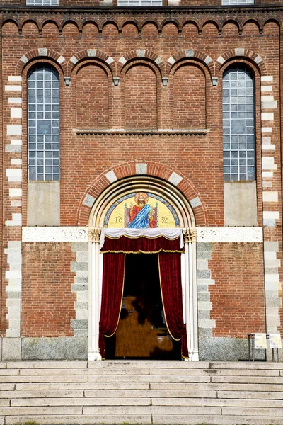 Italy  lombardy     in  the legnano old   church  closed brick — Stock Photo, Image