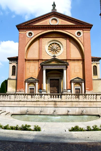 Na torre de tijolo fechada legnano calçada itália lombardia — Fotografia de Stock