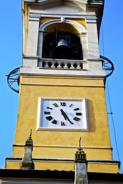 Cislago eski soyut İtalya duvar ve kilise kule b — Stok fotoğraf