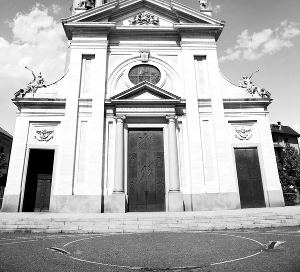 Culture old architecture in italy europe milan religion       a — Stock Photo, Image