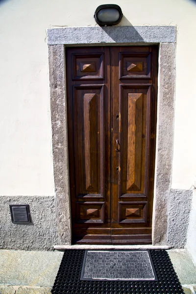 Italia lombardía en el sumirago antigua iglesia cerrada bric — Foto de Stock