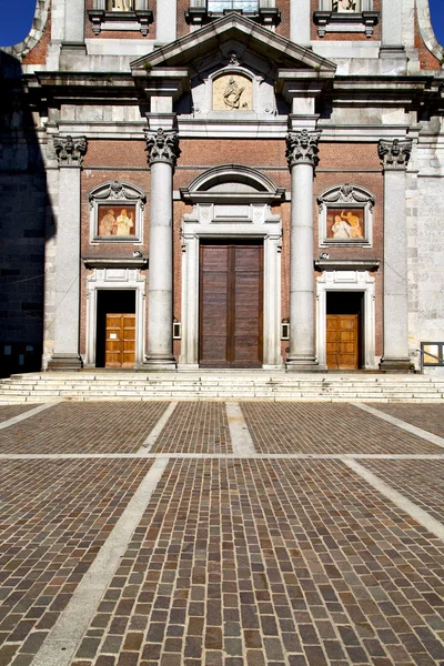 Italie lombardie dans la somma lombardo vieille église fermée — Photo