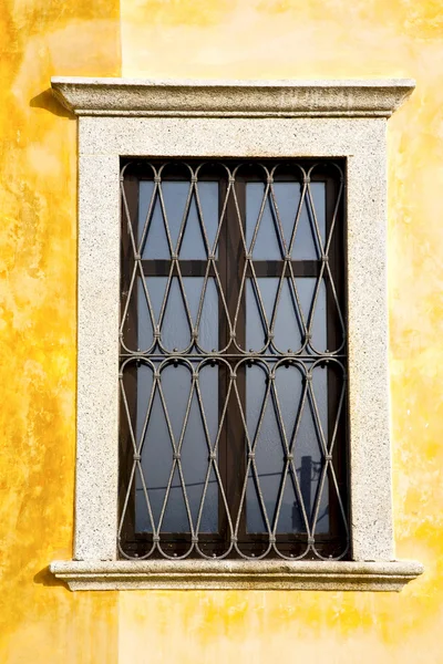 Shutter europe  italy  lombardy       in  the milano old   windo — Stock Photo, Image