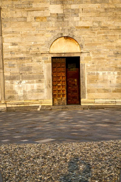 Brebbia eski kilisede İtalya lombardy — Stok fotoğraf