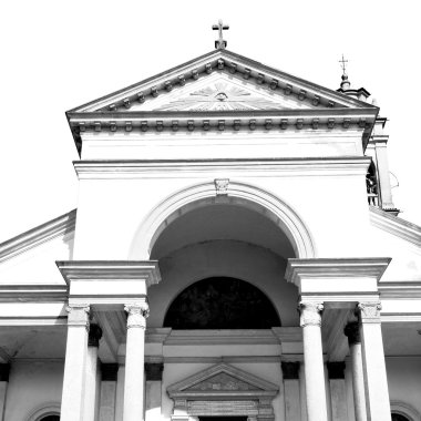 İtalya 'daki eski mimari Avrupa' daki Milan dini ve güneş ışığı