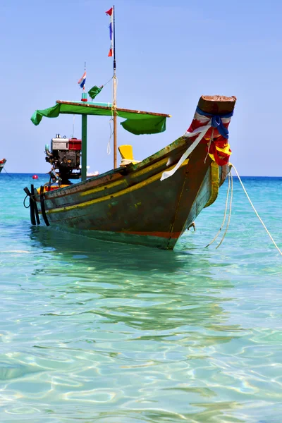 Barco prow asia en el kho tao bahía isla blanco playa —  Fotos de Stock